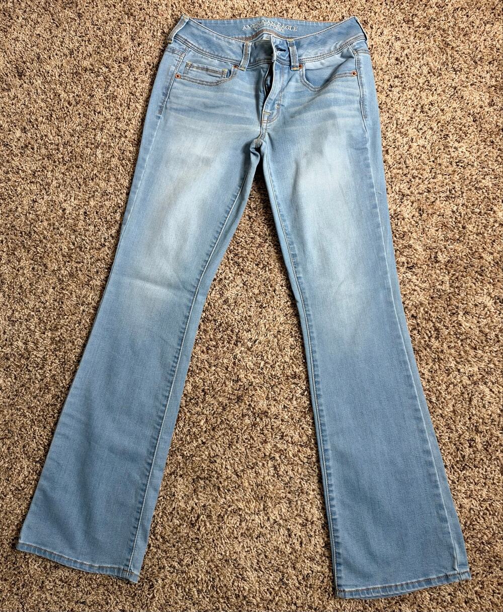 American Eagle Outfitters Women’s Kick Boot Jeans Size 6
